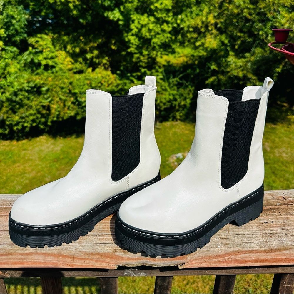 Mia White and Black Bootie Chunky sole   Size 8
